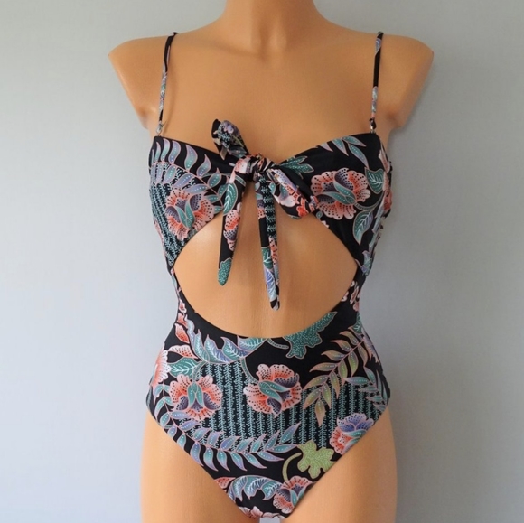 🆕🌿ALL BLOOMS SWIMSUIT🌿 - Picture 3 of 10